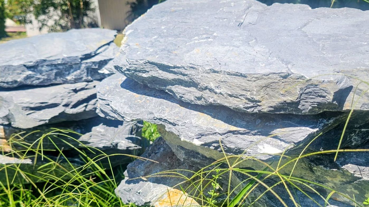 Grey Slate - Avg. (30-50cm X 40-60cm X 4-6cm)